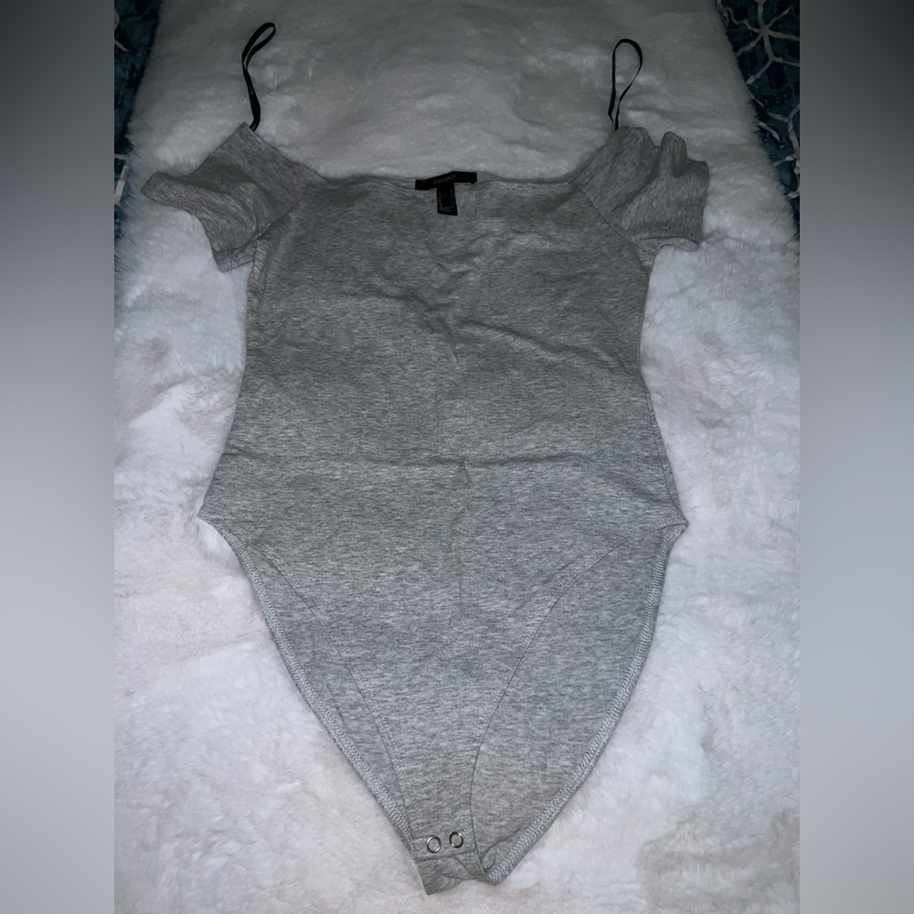 4/$10 Bundle Sale: NWOT Forever 21 Off Shoulder Short Sleeve Bodysuit